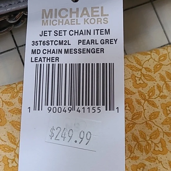 Michael Kors Jet Set Medium Chain Messenger - Picture 2 of 8